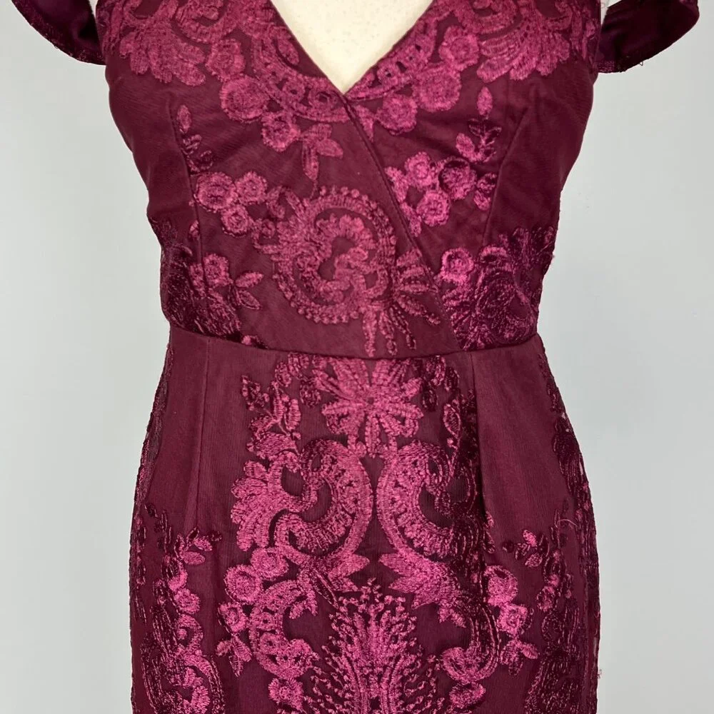 Off-Shoulder Burgundy Lace Maxi Dress - Picture 7 of 16